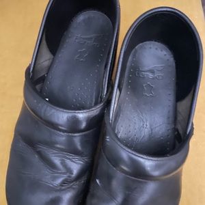 Dansko black shoes 42
